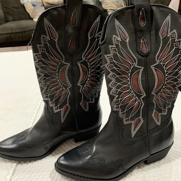 Coconuts by Matisse Shoes - Coconuts by Matisse Black Western Cowboy Boots with Wing Design